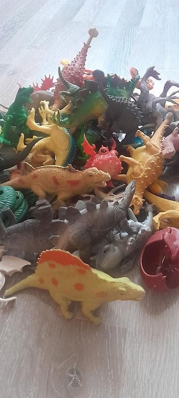 20 dene 10 man Məhsul: Dinozavr və fantastik heyvan fiqurlarından — 6