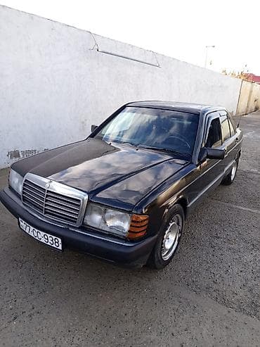 1991 bmw: Mercedes-Benz 190 (W201): 2 l | 1991 il Sedan — 2