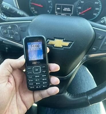 KGTEL B110 düyməli mobil telefon Xüsusiyyətlər: - Kiçik, yüngül və