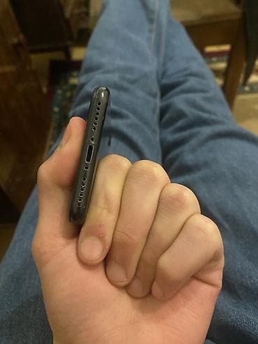 IPhone 7, 32 GB, Jet Black, Barmaq izi