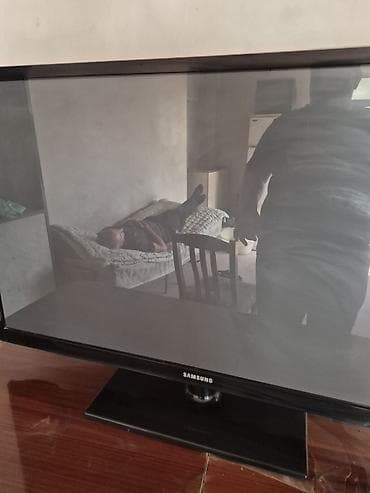 Samsung LCD TV - Diaqonal: 55 (şəkillərdə ölçü orientir üçündür) -