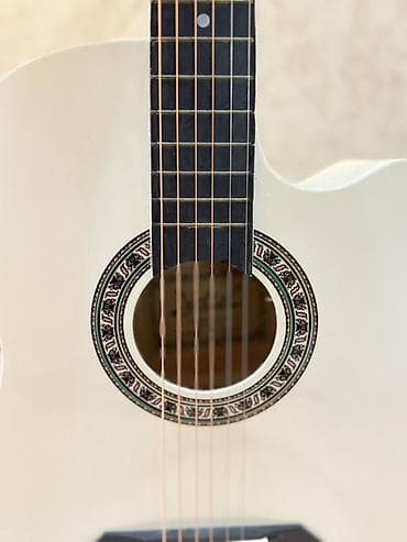 boss ph 3: Ağ rəngli akustik gitara – DieLsel markası - Korpus: dreadnought — 5