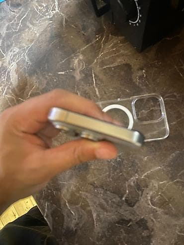 balaca iphone: IPhone 15 Pro, 128 GB, Natural Titanium, Simsiz şarj, Face ID — 4