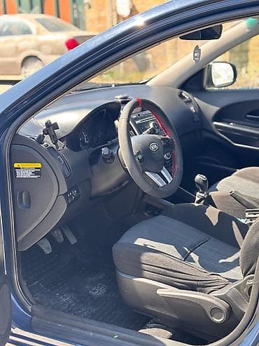 Kia: Kia Ceed: 1.6 л | 2011 г. Хэтчбэк — 6