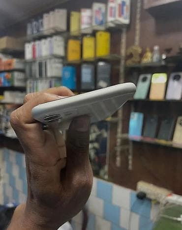 note 12 pro plus: IPhone 11, 128 GB, Ağ, Face ID — 4