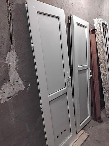 islenmis plastik qapi satilir: PVC qapılar və qapı çərçivələri - Material: ağ rəngli PVC/profil — 1