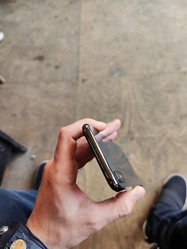 apple pencil 1: IPhone X, 64 GB, Jet Black — 3