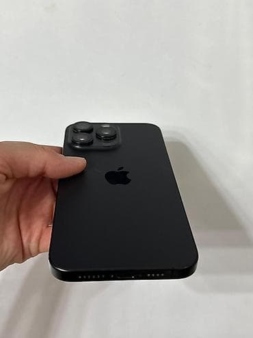 macbook pro 2017: IPhone 15 Pro Max, 256 GB, Qara, Simsiz şarj — 3