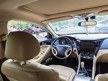 lexus 5 7: Hyundai Sonata 2.4– ağ rəngli sedan Model: Hyundai Sonata 2.4 (nəsil — 5