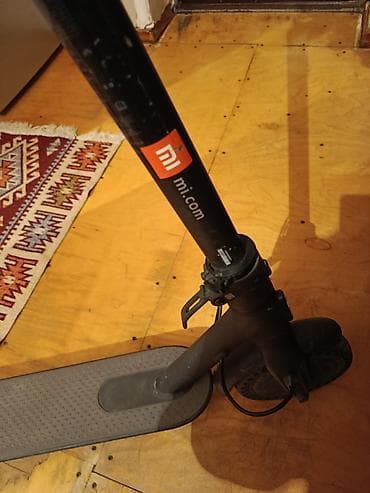 İşlənmiş Elektrik samokat 10", 501 - 750 Vt, 26 - 35 km/s, Ünvandan götürmə