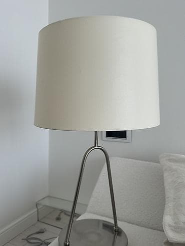 2 eded elde var giymet 1 Ededindi. Masaüstü abajur – müasir minimalist