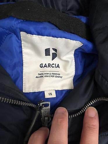 Tünd göy rəngdə kapüşonlu kişi küləkkeşi/yağmurluq Xüsusiyyətlər: - — 6