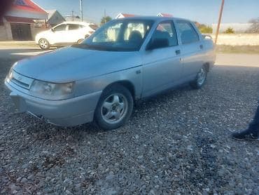 e 200: Avtomobil: Lada/VAZ 2110 (sedan), gümüşü rəng Kuzov: 4 qapı, kompakt — 6