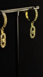 oğlan sepləri: Qadın bəzək dəstləri və aksesuarları 1) Qızıl rəngli zəncir üzərində — 26