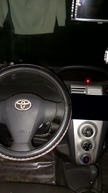 продажа подержанных автомобилей: Toyota Vitz: 1 л | 2005 г. Хэтчбэк — 11