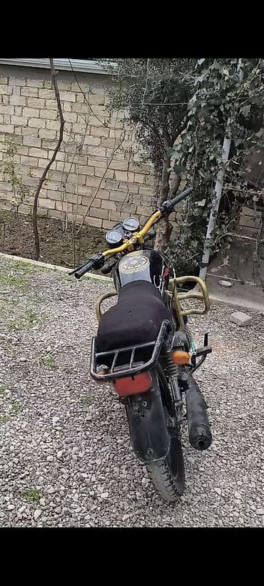 3 tekerli scooter: Kafe-racer üslubunda modifikasiya edilmiş şəhər/ənduro tipli — 2