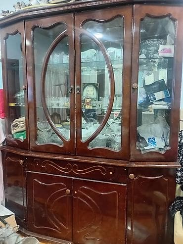 ayyaqabi dolabi: Gundelik istifade edilen servantdi narmaldi — 1