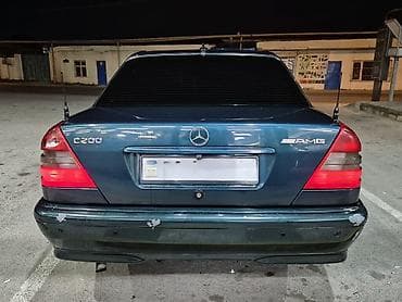 Mercedes-Benz C 180: 1.8 l | 1995 il Sedan