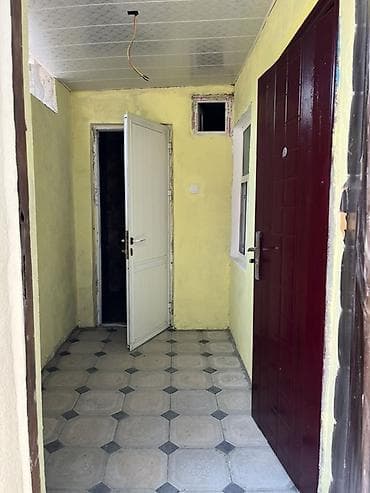 klinika satilir: 2 otaqlı, 42 kv. m, Yeni təmirli — 7