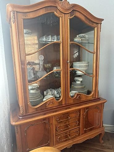 divan sultan: Klassik üslubda mebel dəsti Tərkibi: - 3 nəfərlik geniş divan - 2 — 5