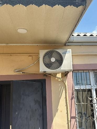 Kondisionerlər: Samsung split kondisioner sistemi Xüsusiyyətlər: - Marka: Samsung - — 2