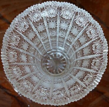 toy gülləri: Xrustal güldan Xrustal güldan satılır. Diametri: 180 mm-dir. İstifadə — 4