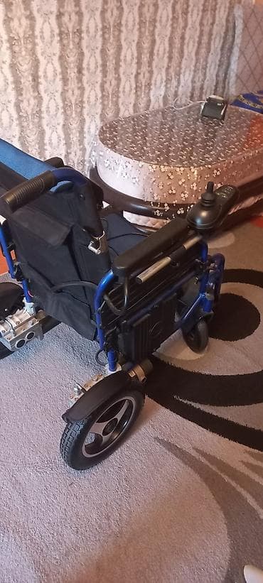 Tibbi geyim: Elektrik əlil arabası - Rəng: mavi karkas, qara qoltuqaltılar və ayaq — 3