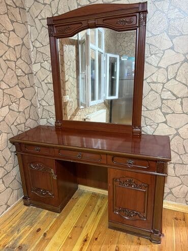 стол с зеркалом: С зеркалом — 2