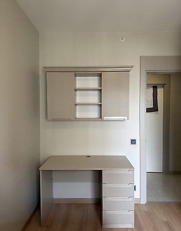 boyuk dolablar: Müasir dizaynlı 4 qapılı qarderob - Rəng: Açıq boz, şaquli relyef — 5