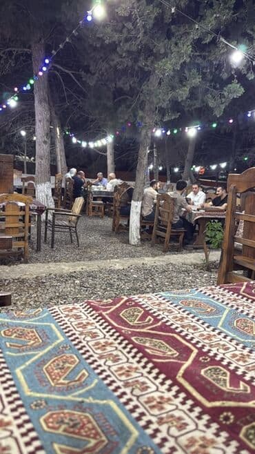 afisant: Ofisiant tələb olunur, Gündəlik ödəniş, 30-45 yaş, 1-2 illik təcrübə — 5