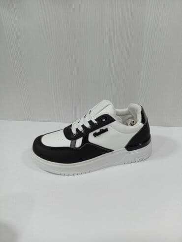 adidas qaçış üçün qadın krossovkaları: Qara-ağ rəng sxemində gündəlik idman ayaqqabısı ölçü 36_37_38_39_40 - — 1