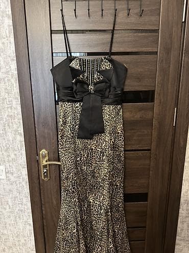 Leopar naxışlı uzun qadın donu - 44 razmer - Model: Spagetti askılı