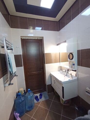 binəqədi gənclər şəhərciyi: Satılır: həyət evi 3 sotun içində 8 daş kürsülü 3 otaqlı təmirli sənət — 12