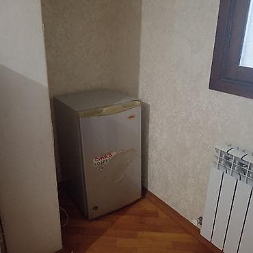 Salam. Mini soyuducu. İkinci əldir. İşlək vəziyyətdədir. Daha böyük — 2