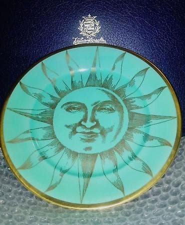 divar asilqani: Boşqablar, Farfor, Almaniya — 1