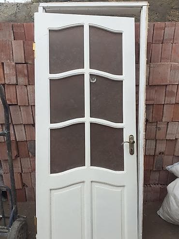 Bağ, çöl mebeli: Üsten cixma plastik ve taxta dapi ideal vezyette.ünvan bileceri — 2