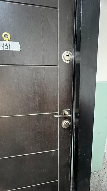 qara qum: REAL ALICIYA ENDİRİM Dəmir giriş qapısı – qara rəngli, minimalist — 1