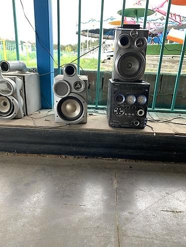 Musiqi mərkəzi və akustik kolonka dəsti - Komplekt: 1 ədəd musiqi