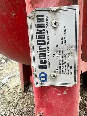 Baklar və çənlər: Bak, Metal, 300 l l — 2