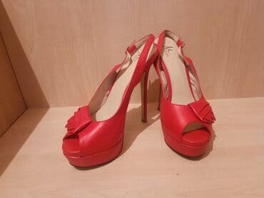 женские босоножки на шпильке: Ayaq biləyi qayışlı və açıq barmaq hissəli qırmızı rəngdə qadın — 2