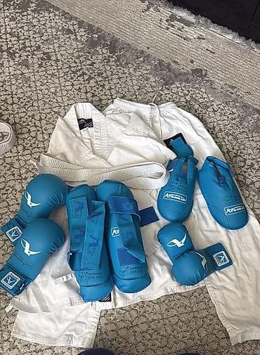 yun koftalar: Karate üçün tam dəst Az işlənmişdir 2 dəst 1 cütü 25 manat iki cütü — 2