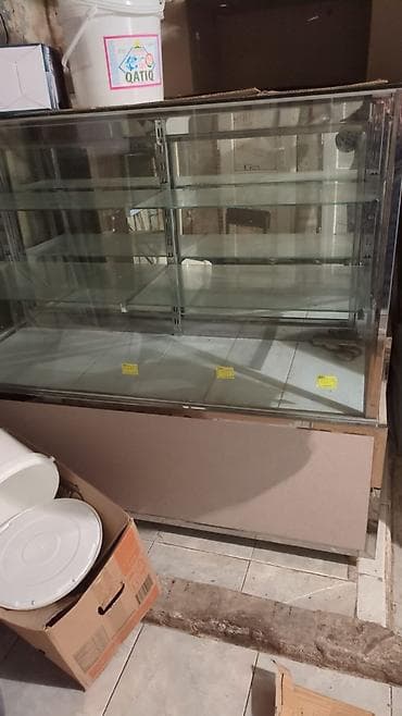 Оборудование для магазинов: 2 dənə şirniyat vitrini satilir. uzunlugu 1.5 m — 2