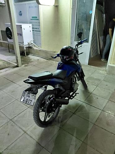 goy 07 sekilleri: Sport üslublu şəhər motosikleti - Rəng: mavi-qara, kəskin xətləri — 2