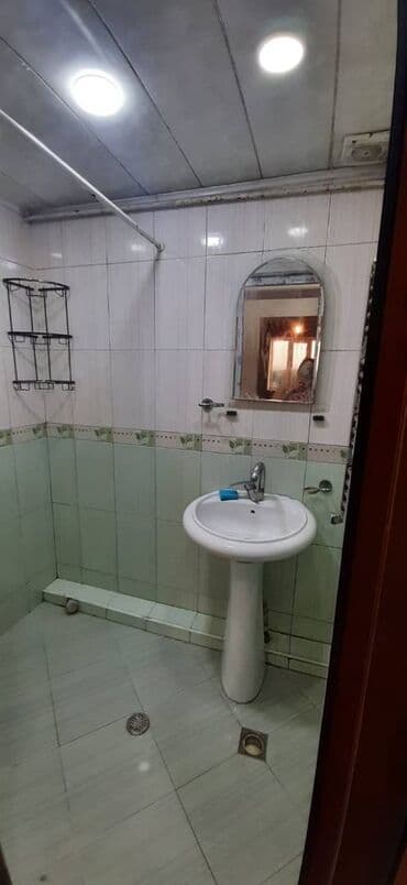 ağ şeher evler: Bakı, 2 otaqlı, Köhnə tikili, m. Neftçilər, 60 kv. m — 22