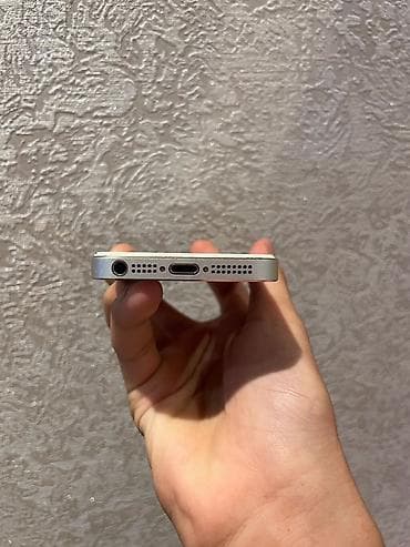 iphone 5 's: IPhone 5s, 16 GB, Qızılı, Barmaq izi — 5
