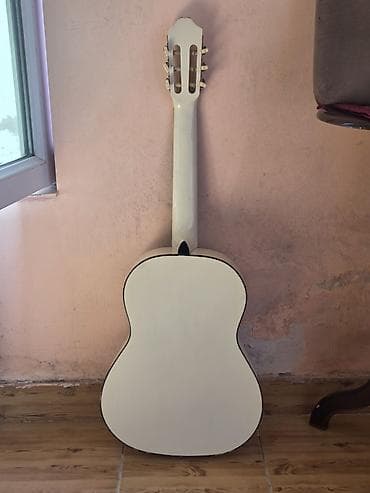 fender gitara: ALMIRA klassik gitara ƏLAQƏ : (010)515-84-03 - Brend: ALMIRA - Korpus — 2