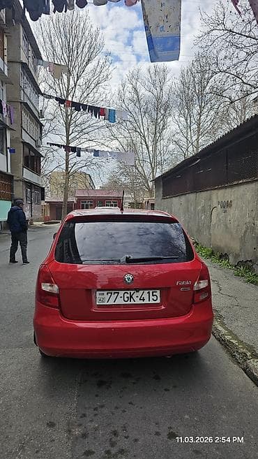 opel vectra 2005: Skoda Fabia: 1.6 l | 2011 il 114000 km Universal — 3