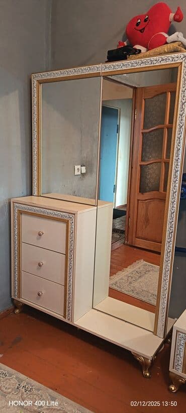 Komodlar: Güzgülü — 2