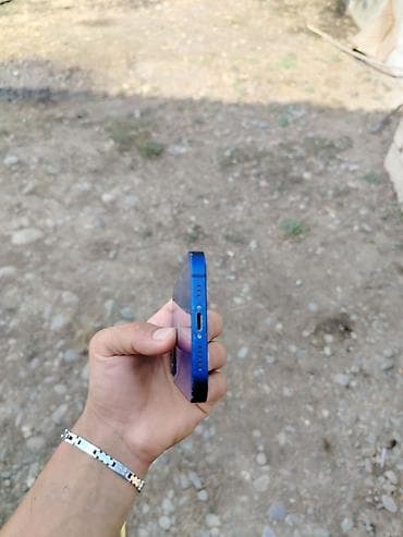 2 ci el iphone 13: IPhone 12, Mavi — 4