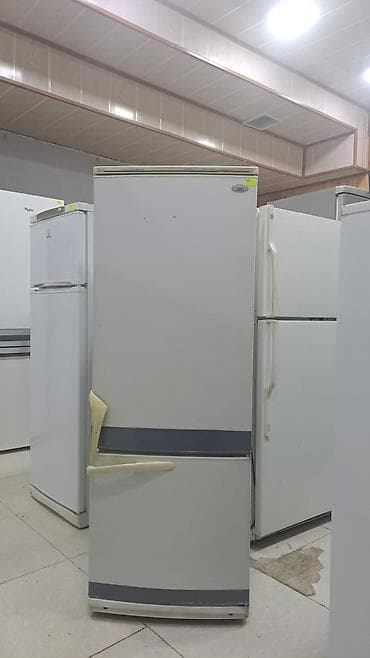 ventilator satilir: İki qapılı soyuducu (aşağıda dondurucu bölmə) Xüsusiyyətlər: - Ön — 2